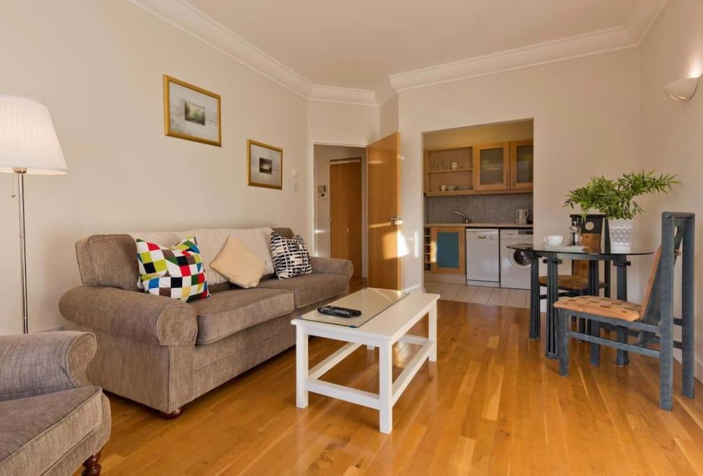 Luxury Apartment In D1 Dublin Exteriör bild